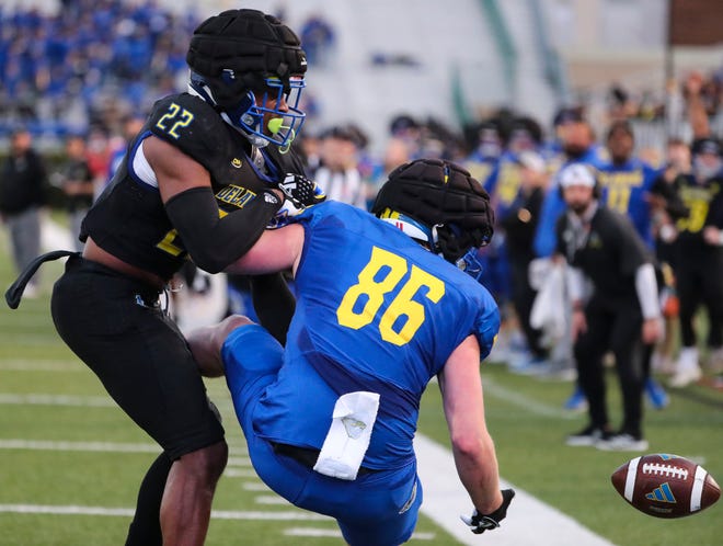 Delaware defensive back Nic Ware (22) breaks up pass intended for tight end Matt Carlino during the Blue and White Spring Game at Delaware Stadium, Friday, April 19, 2024.